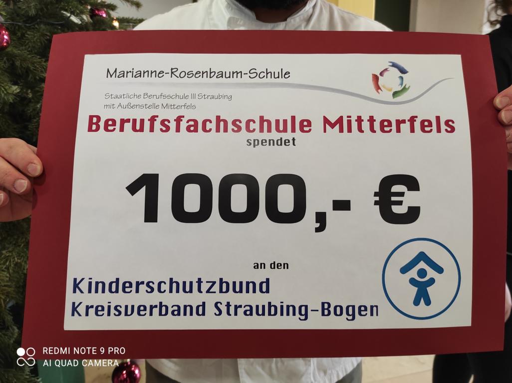 Schulfamilie mit Herz – Spendenaktion an den Kinderschutzbund Straubing – Bogen