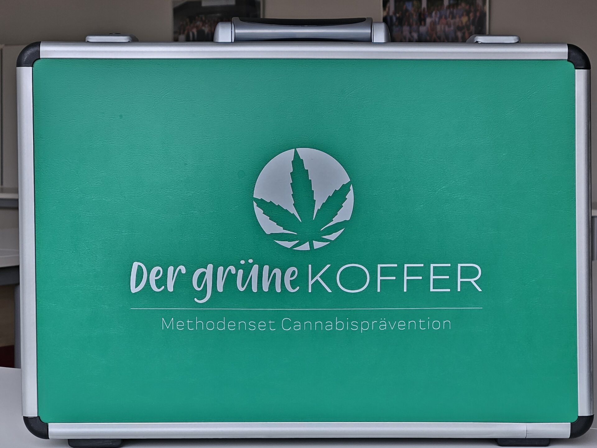 Grüner Koffer mit Cannabis?