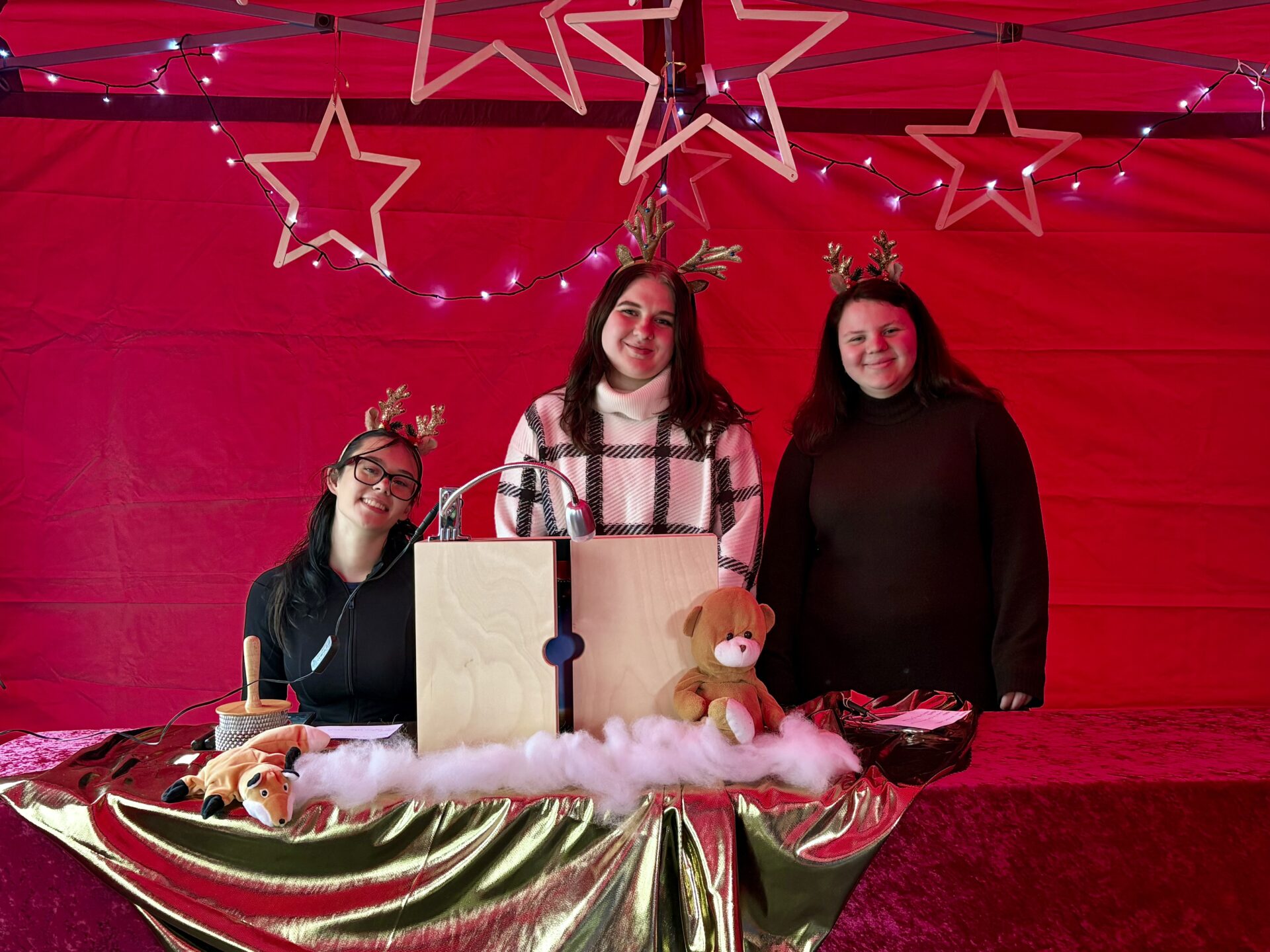 Vorhang auf für das Erzähltheater am Weihnachtsmarkt Mitterfels